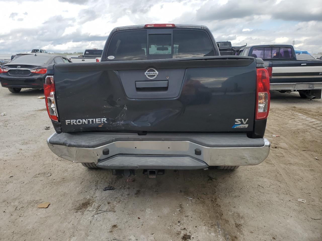 2019 Nissan Navara (Frontier) VIN 1N6DD0ER0KN795728 Copart auction photo, rear end / minor dent/scratches damage thumbnail 6