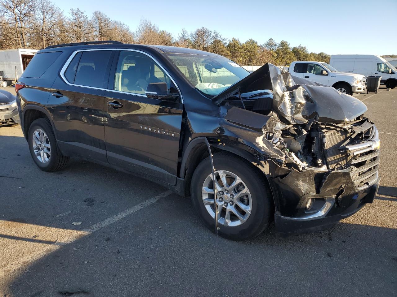 2020 Chevrolet Traverse VIN 1GNEVGKW0LJ326677 Copart auction photo, front end / minor dent/scratches damage thumbnail 4