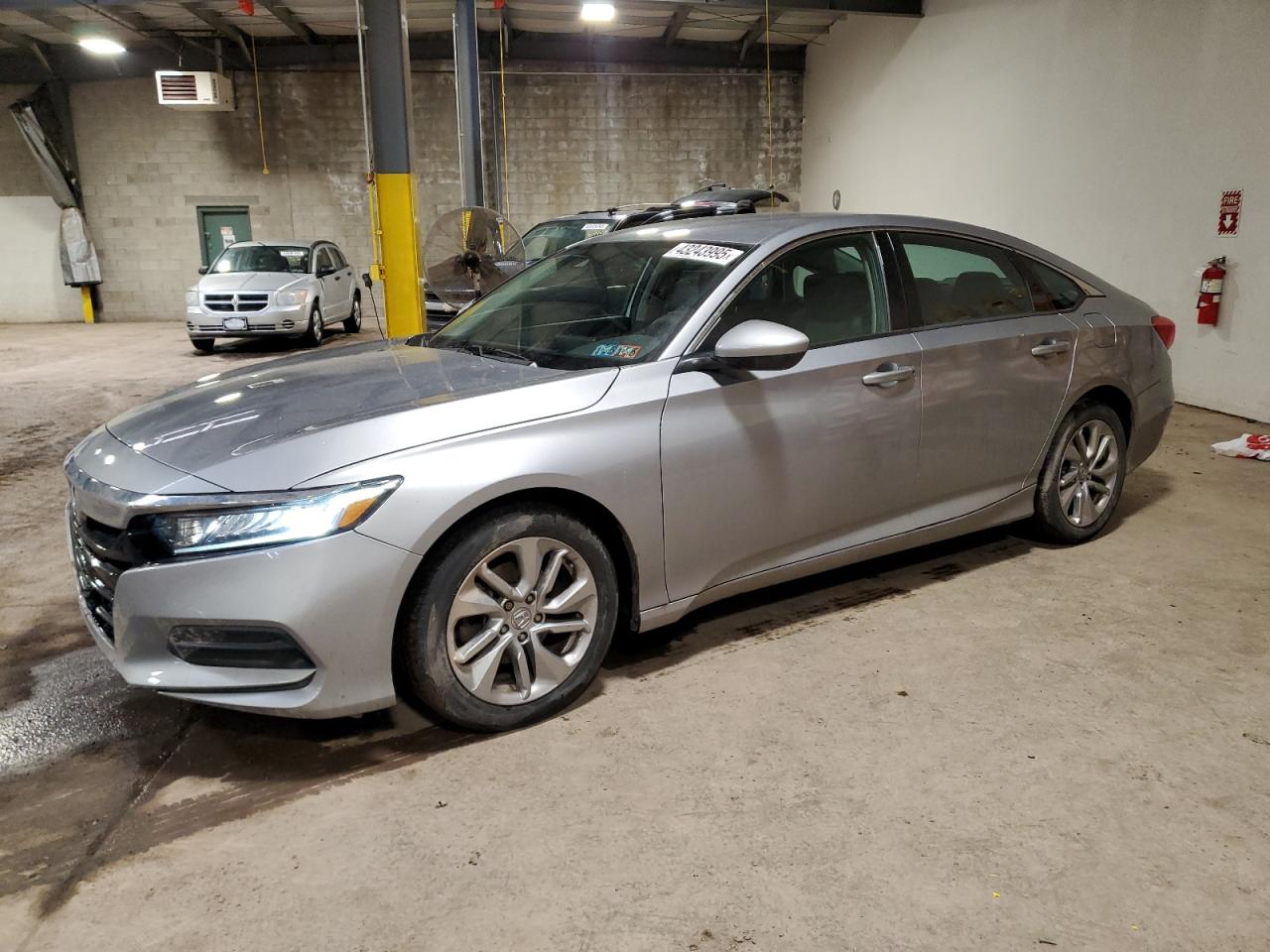 2018 Honda Accord VIN 1HGCV1F17JA233620