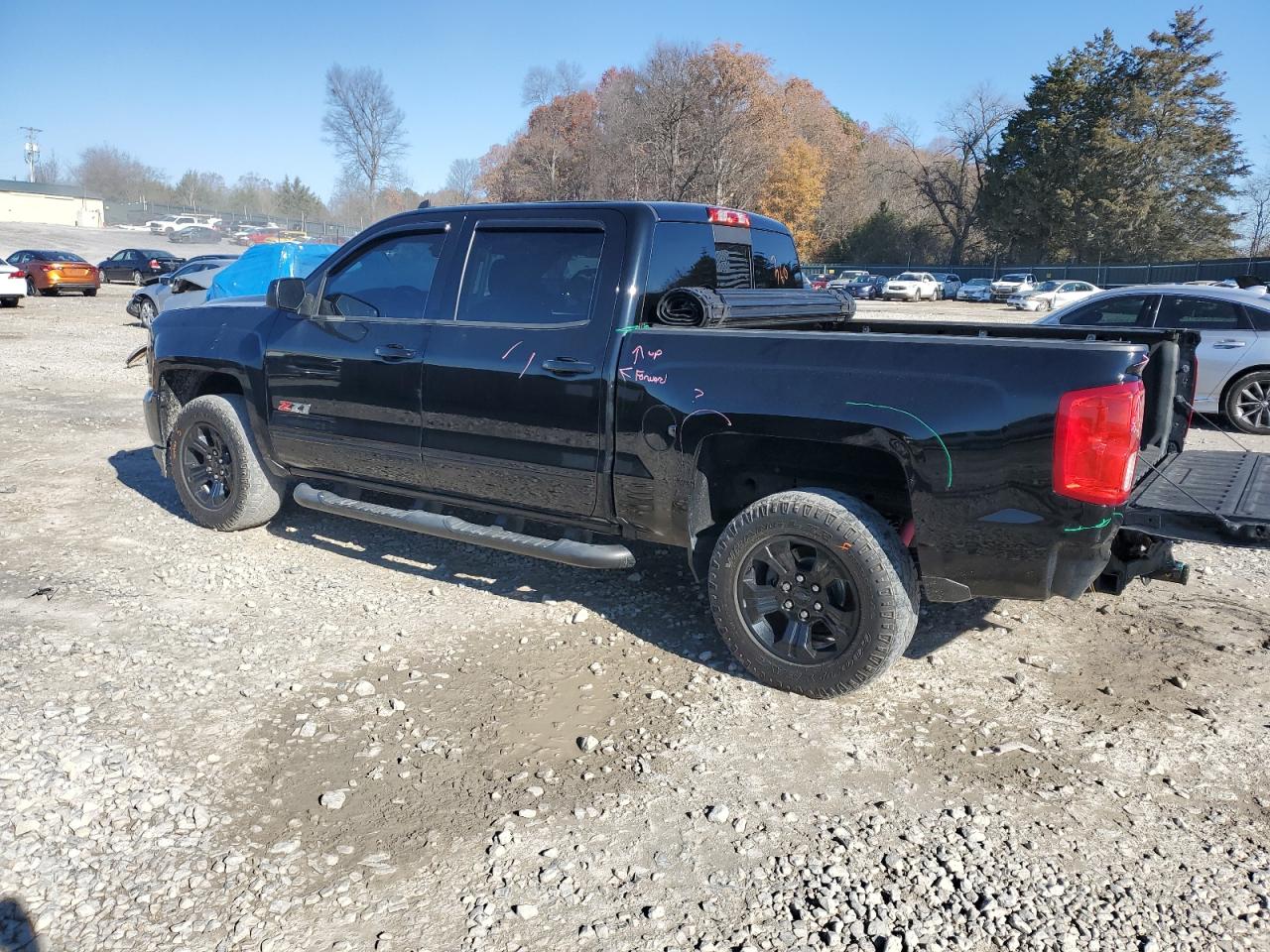 2018 Chevrolet Silverado VIN 3GCUKSEJ4JG175678 Copart auction photo, rear end / minor dent/scratches damage thumbnail 2