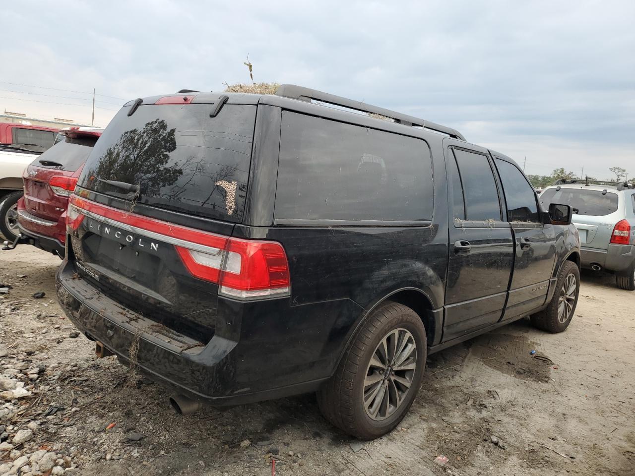 2017 Lincoln Navigator VIN 5LMJJ3JT4HEL13295 Copart auction photo, front end damage thumbnail 3