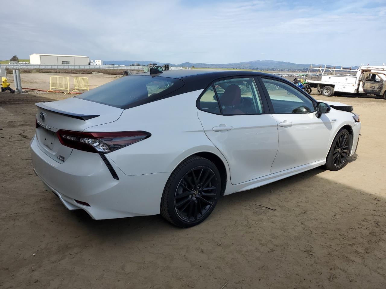 2021 Toyota Camry VIN 4T1K31AK6MU030488 Copart auction photo, front end damage thumbnail 3