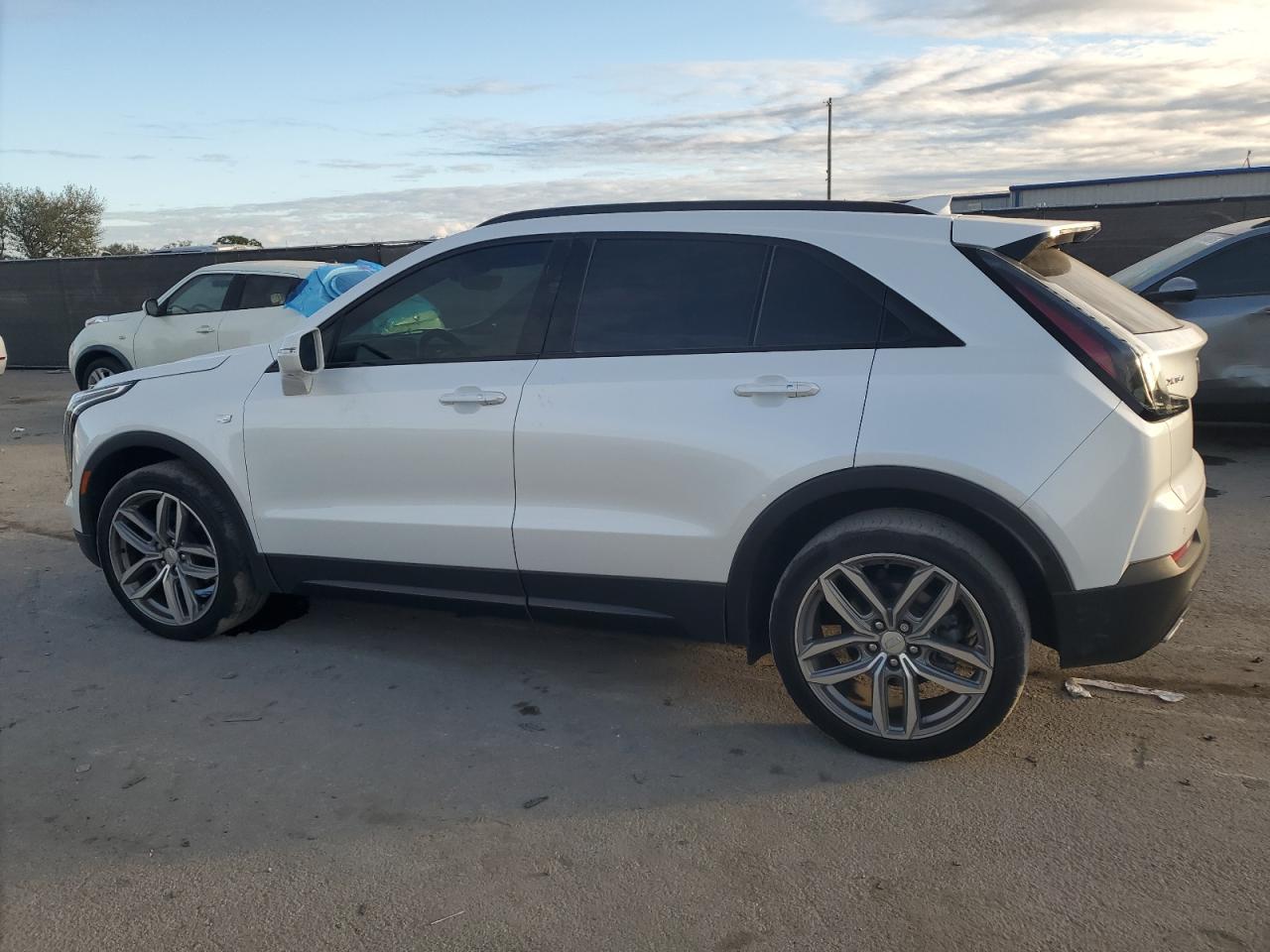 2019 Cadillac XT4 VIN 1GYFZER41KF228926 Copart auction photo, front end damage thumbnail 2