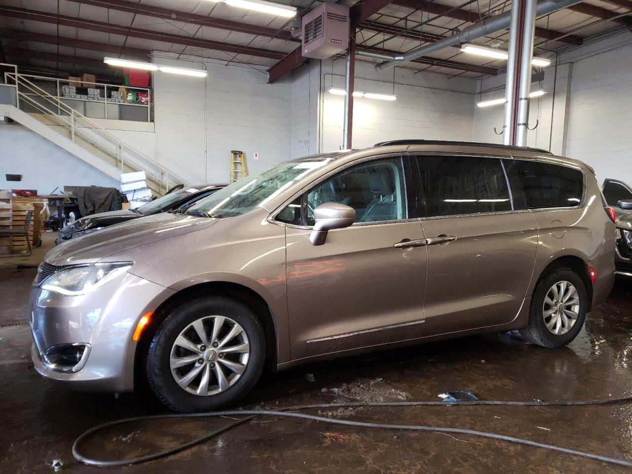2017 Chrysler Pacifica VIN 2C4RC1BG3HR576116