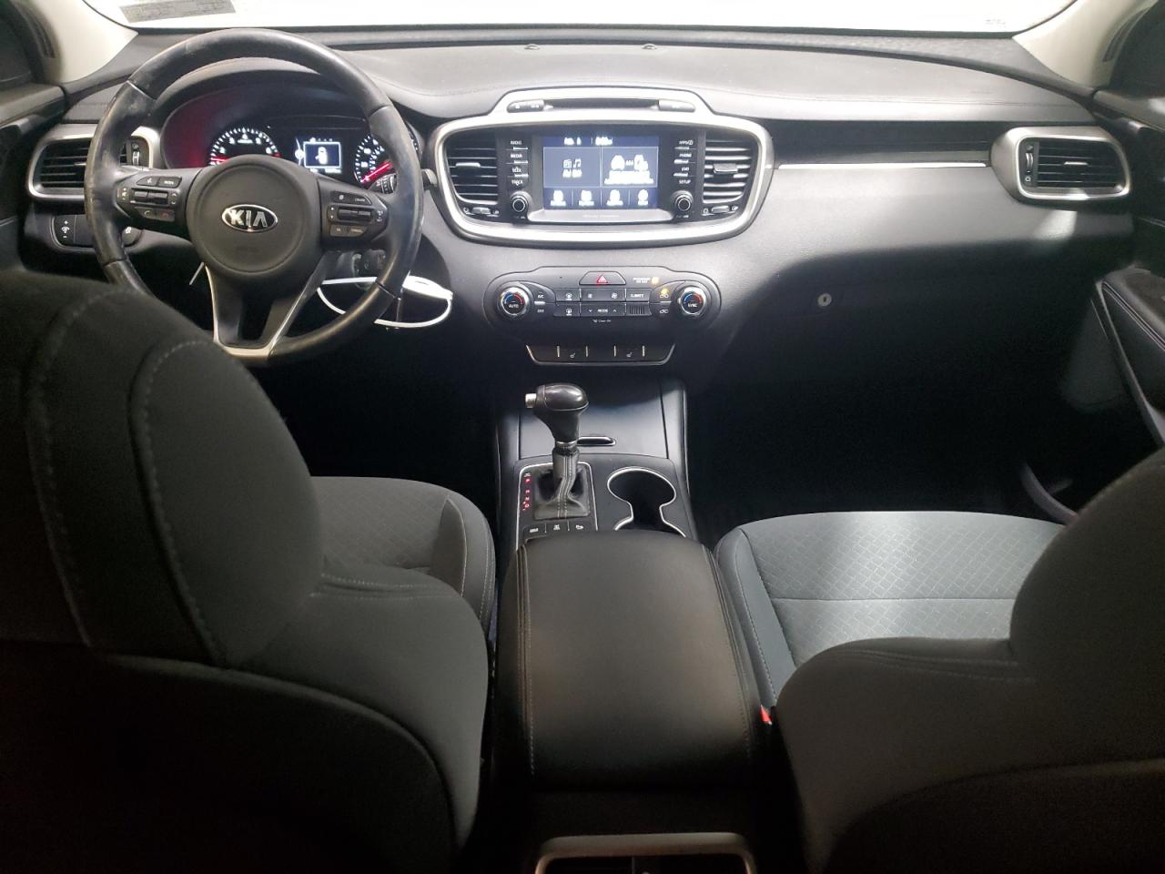 2017 KIA Sorento VIN 5XYPGDA37HG246995 Copart auction photo, front end / side damage thumbnail 8