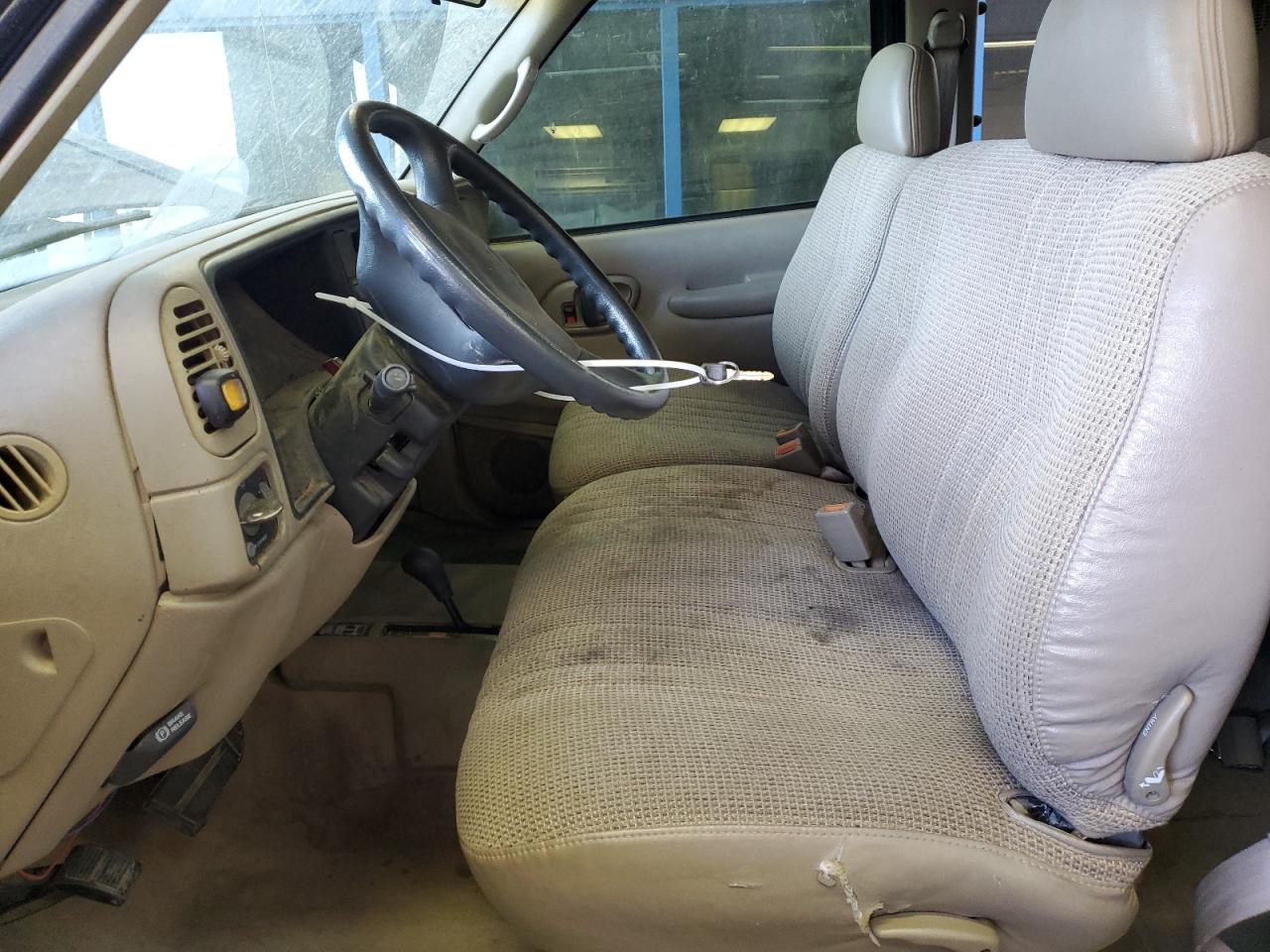1998 Chevrolet GMT-400 VIN 1GCGK29R0WE229277 Copart auction photo, all over / undercarriage damage thumbnail 7