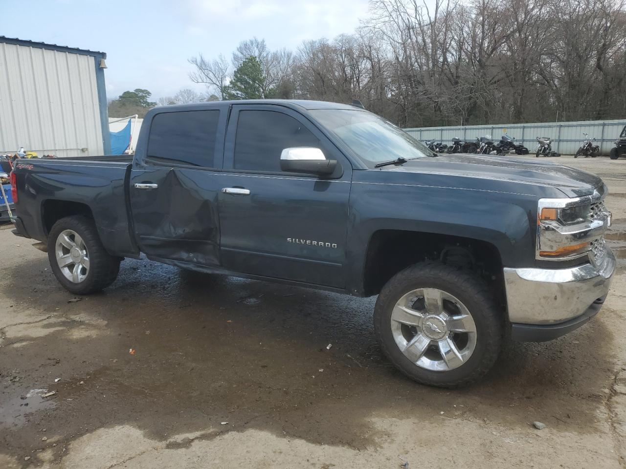 2017 Chevrolet Silverado VIN 3GCUKRECXHG449583 Copart auction photo, side / minor dent/scratches damage thumbnail 4