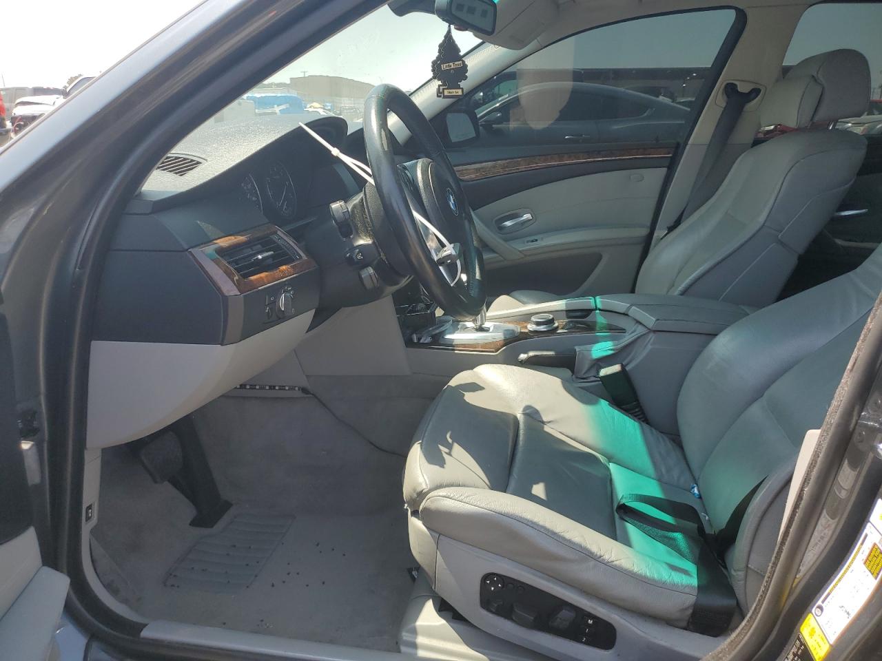 2008 BMW 5er VIN WBANW13508CZ71962 Copart auction photo, front end / minor dent/scratches damage thumbnail 7