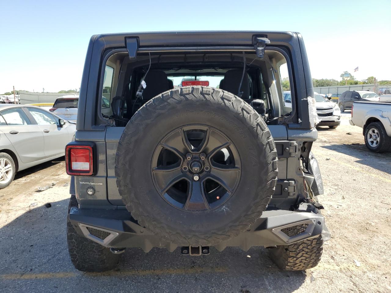 2019 Jeep Wrangler VIN 1C4HJXDG2KW558478 Copart auction photo, side / rear end damage thumbnail 6