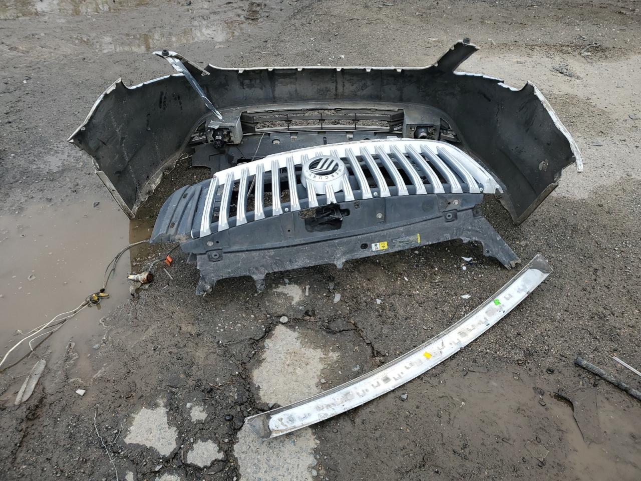 2011 Ford Fusion VIN 3FAHP0JA7BR330989 Copart auction photo, front end / minor dent/scratches damage thumbnail 14