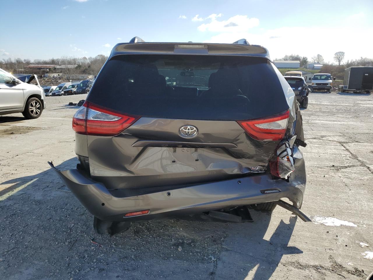 2017 Toyota Sienna VIN 5TDYZ3DC0HS871617 Copart auction photo, rear end / front end damage thumbnail 6