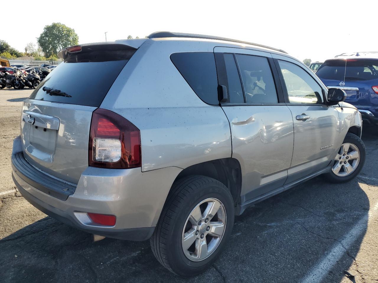 2015 Jeep Compass VIN 1C4NJCBA8FD249674 Copart auction photo, front end / undercarriage damage thumbnail 3