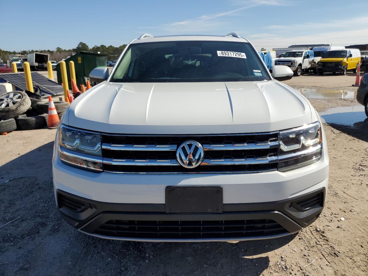 2018 Volkswagen Atlas VIN 1V2HR2CAXJC512632 Copart auction photo, rear end / minor dent/scratches damage thumbnail 5
