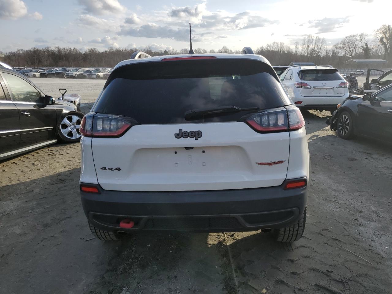 2020 Jeep Cherokee VIN 1C4PJMBX8LD557278 Copart auction photo, front end damage thumbnail 6