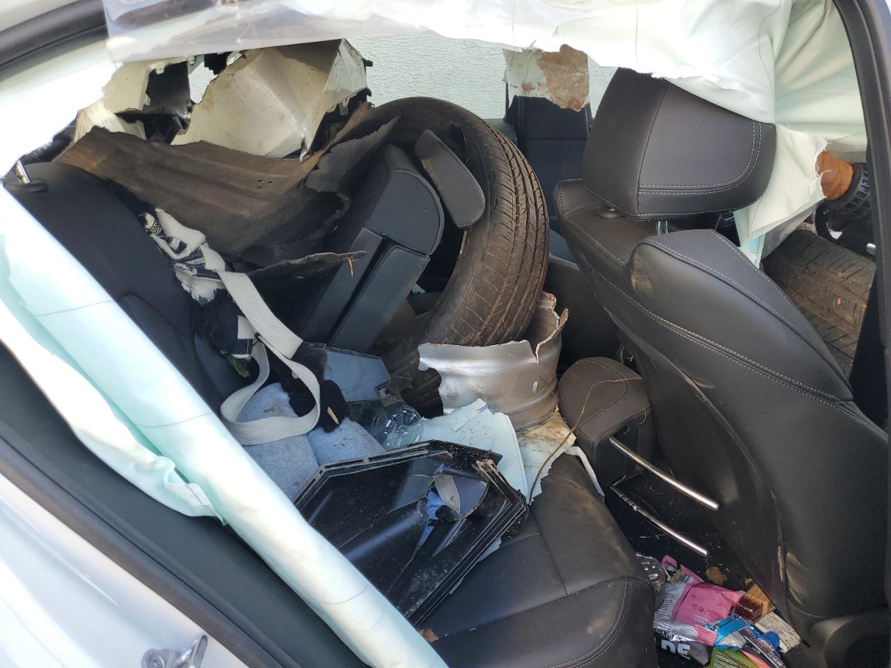 2024 BMW 3er VIN 3MW89FF09R8E84012 Copart auction photo, biohazard/chemical / all over damage thumbnail 10