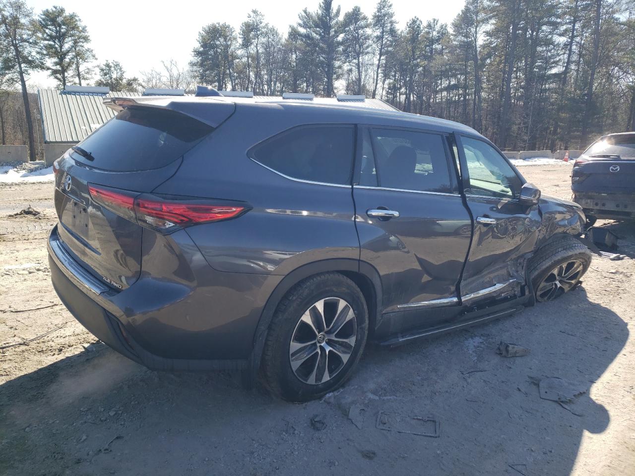 2021 Toyota Highlander VIN 5TDGZRBHXMS098579 Copart auction photo, front end / side damage thumbnail 3