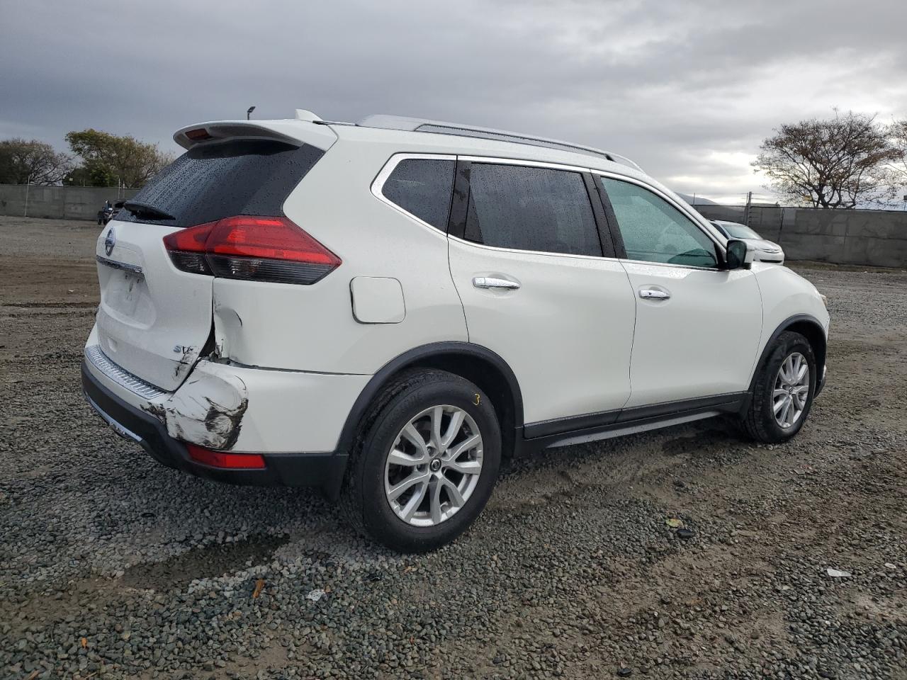 2017 Nissan Rogue VIN 5N1AT2MT1HC875914 Copart auction photo, front end / rear end damage thumbnail 3