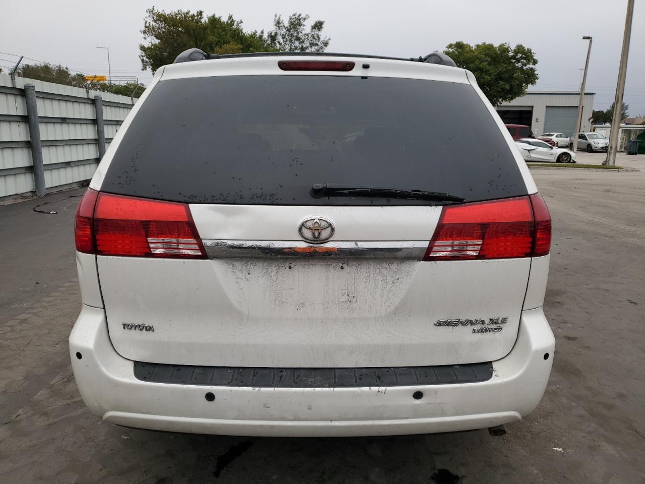 2005 Toyota Sienna VIN 5TDZA22C85S345238 Copart auction photo, front end / side damage thumbnail 6