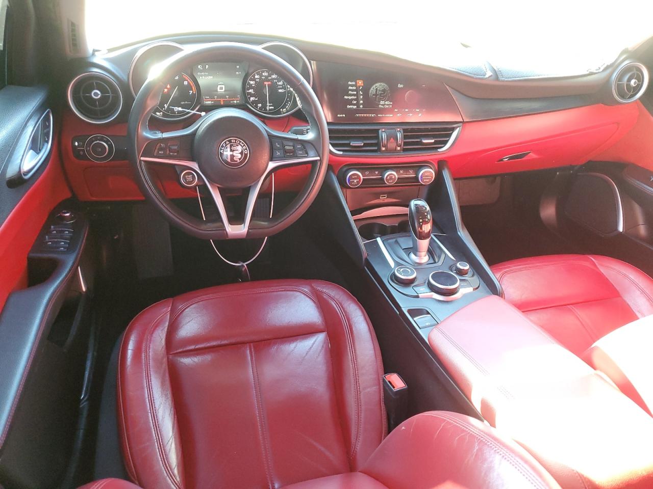 2018 Alfa Romeo Giulia VIN ZARFAEBN3J7575480 Copart auction photo, vandalism / minor dent/scratches damage thumbnail 8
