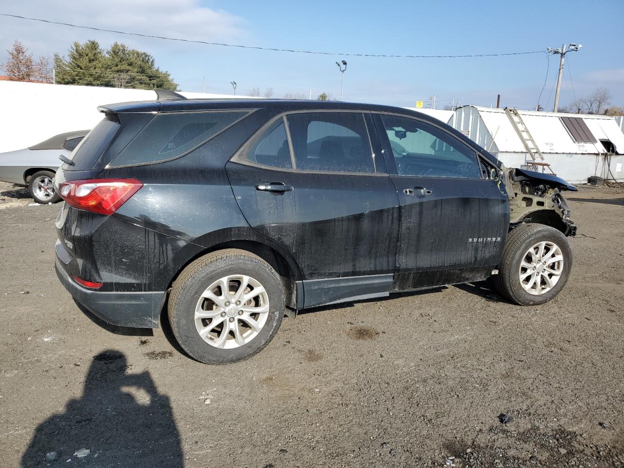 2018 Chevrolet Equinox VIN 2GNAXREV5J6276425 Copart auction photo, front end / side damage thumbnail 3