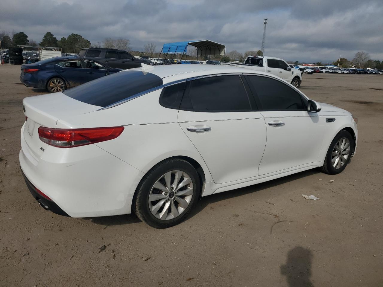 2017 KIA Optima VIN 5XXGU4L31HG158454 Copart auction photo, undercarriage damage thumbnail 3