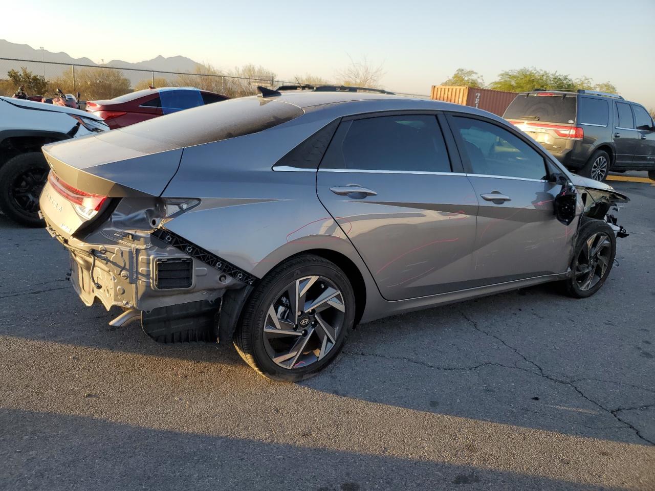 2024 Hyundai Elantra VIN KMHLP4DGXRU678246 Copart auction photo, all over damage thumbnail 3