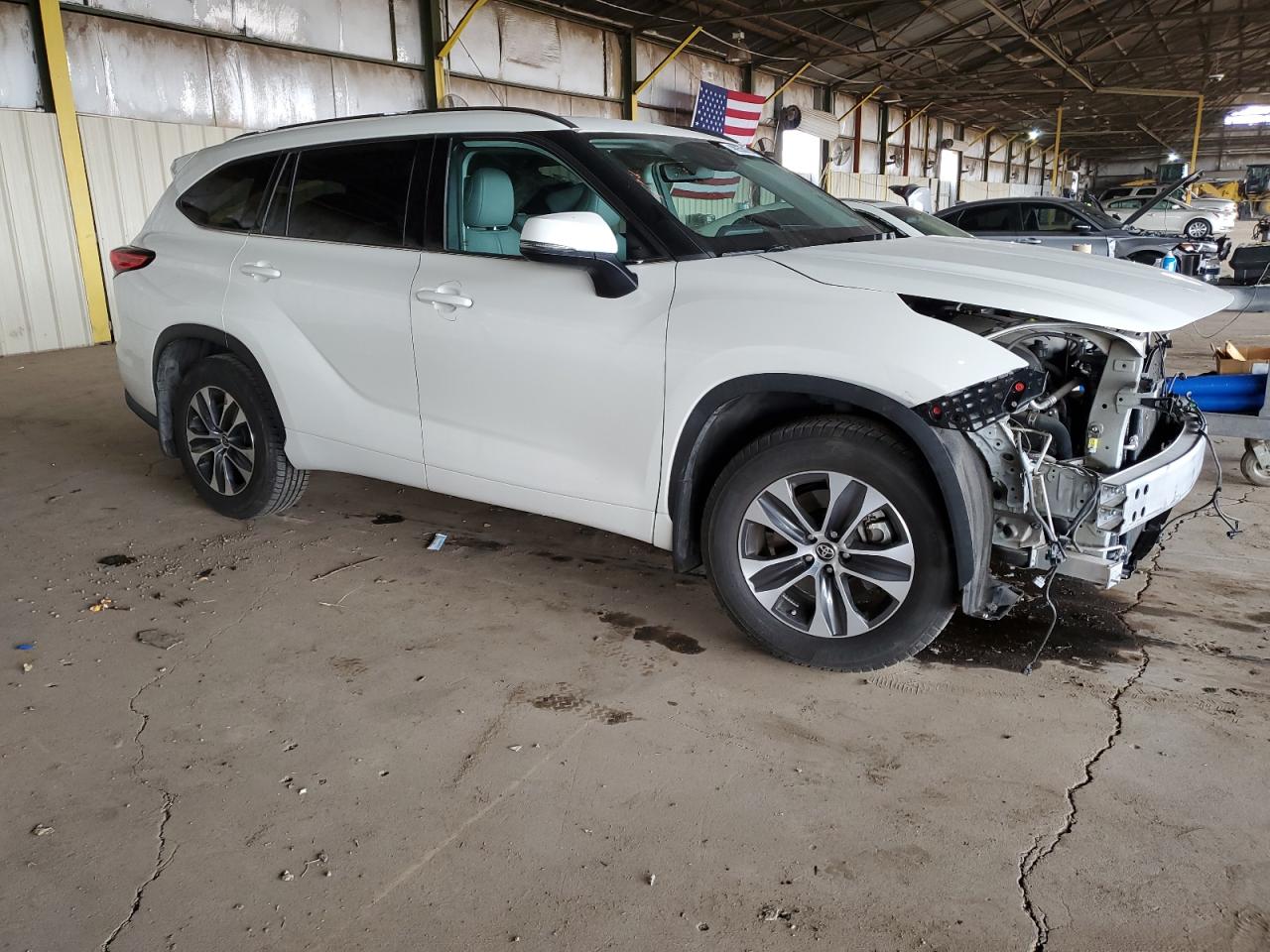 2020 Toyota Highlander VIN 5TDGZRBH3LS522022 Copart auction photo, front end / minor dent/scratches damage thumbnail 4