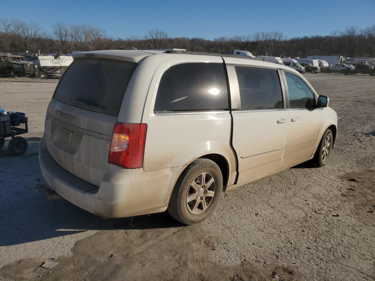 2012 Chrysler Town & Country VIN 2C4RC1BGXCR300055 Copart auction photo, front end damage thumbnail 3
