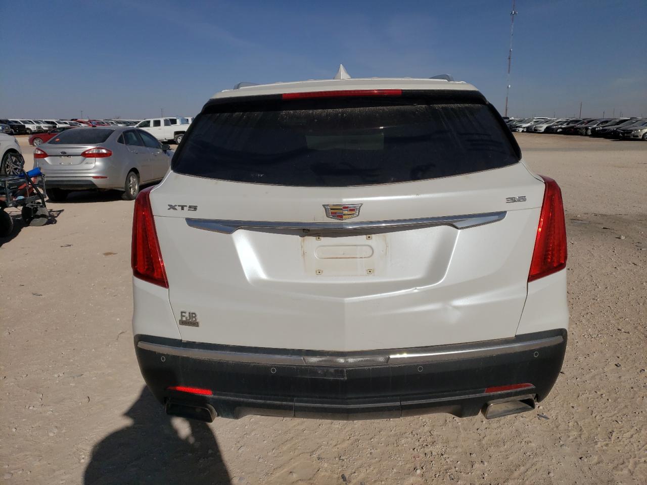 2017 Cadillac XT5 VIN 1GYKNBRS2HZ188743 Copart auction photo, hail damage thumbnail 6