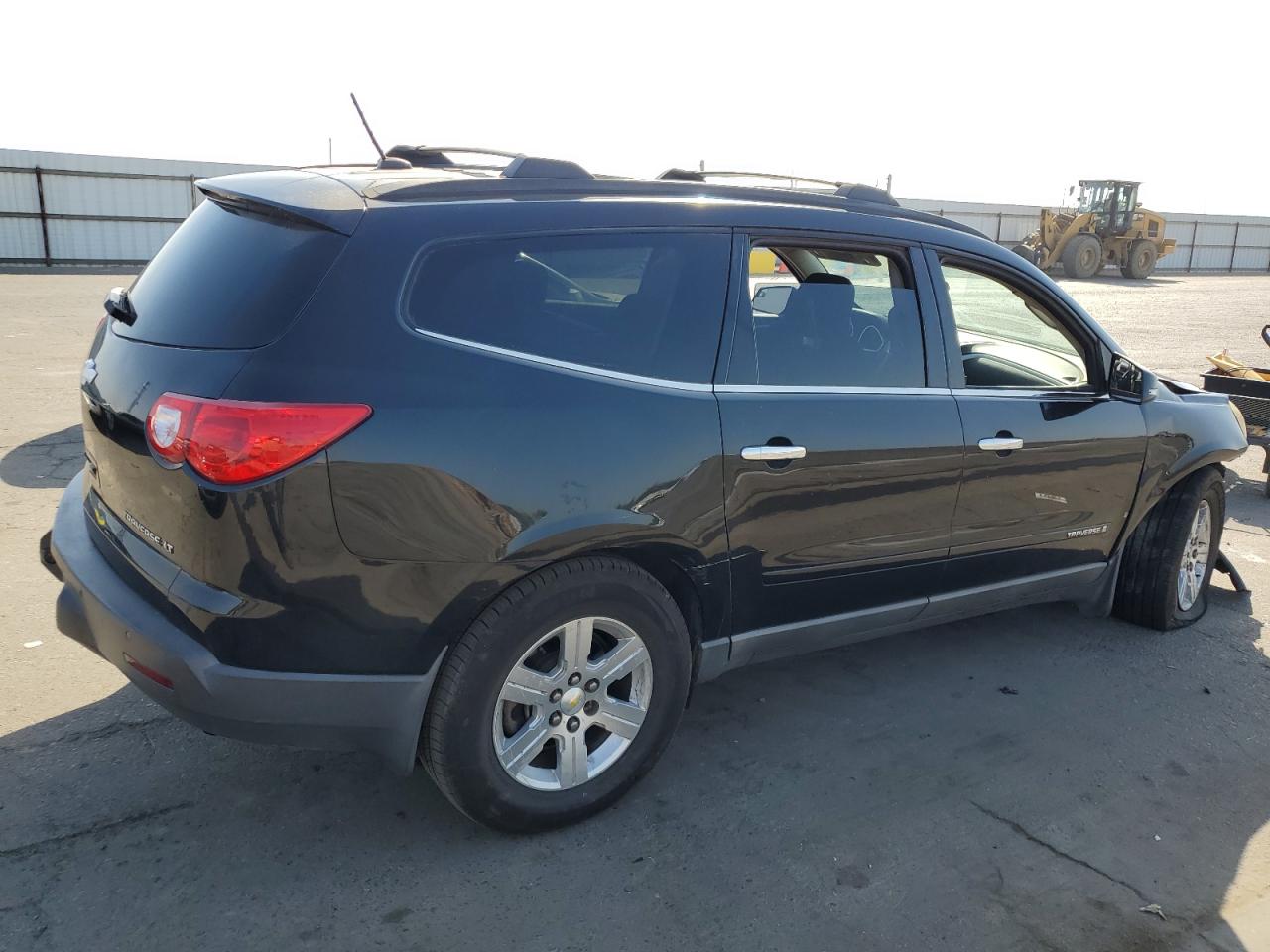 2009 Chevrolet Traverse VIN 1GNEV23DX9S133262 Copart auction photo, front end damage thumbnail 3