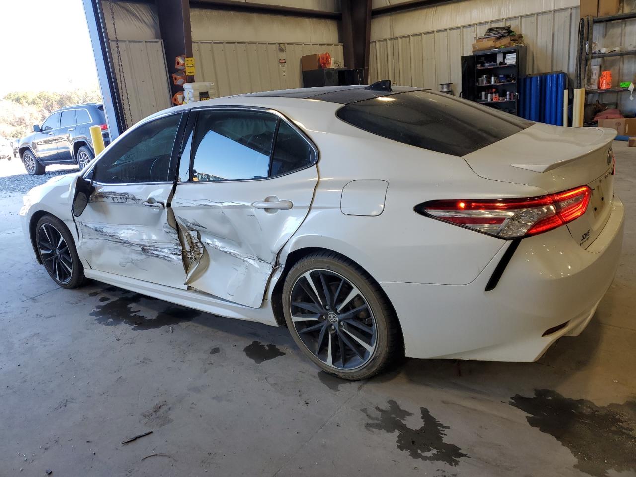 2020 Toyota Camry VIN 4T1KZ1AK8LU041733 Copart auction photo, side damage thumbnail 2