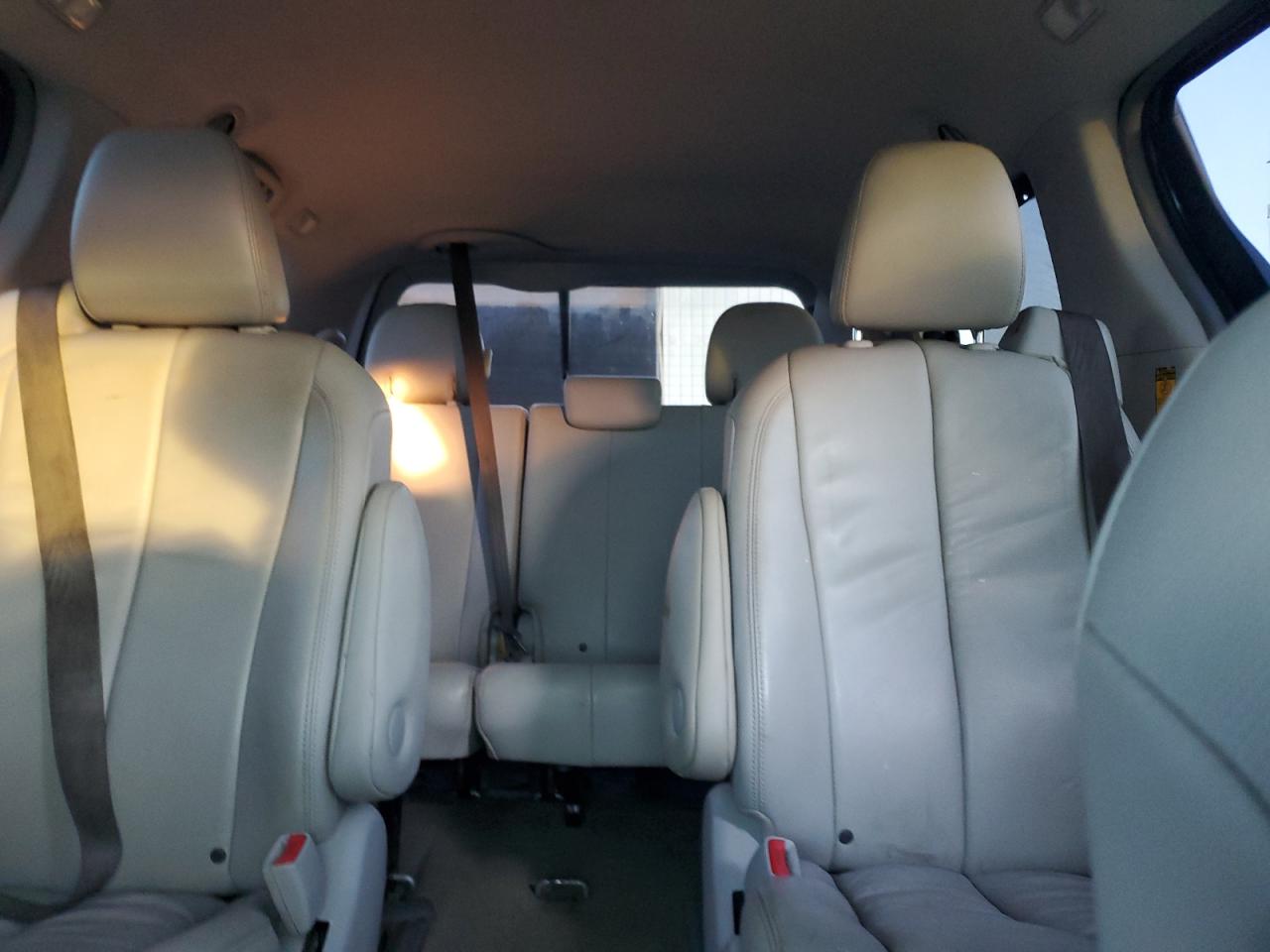 2014 Toyota Sienna VIN 5TDDK3DC3ES080870 Copart auction photo, side / minor dent/scratches damage thumbnail 10