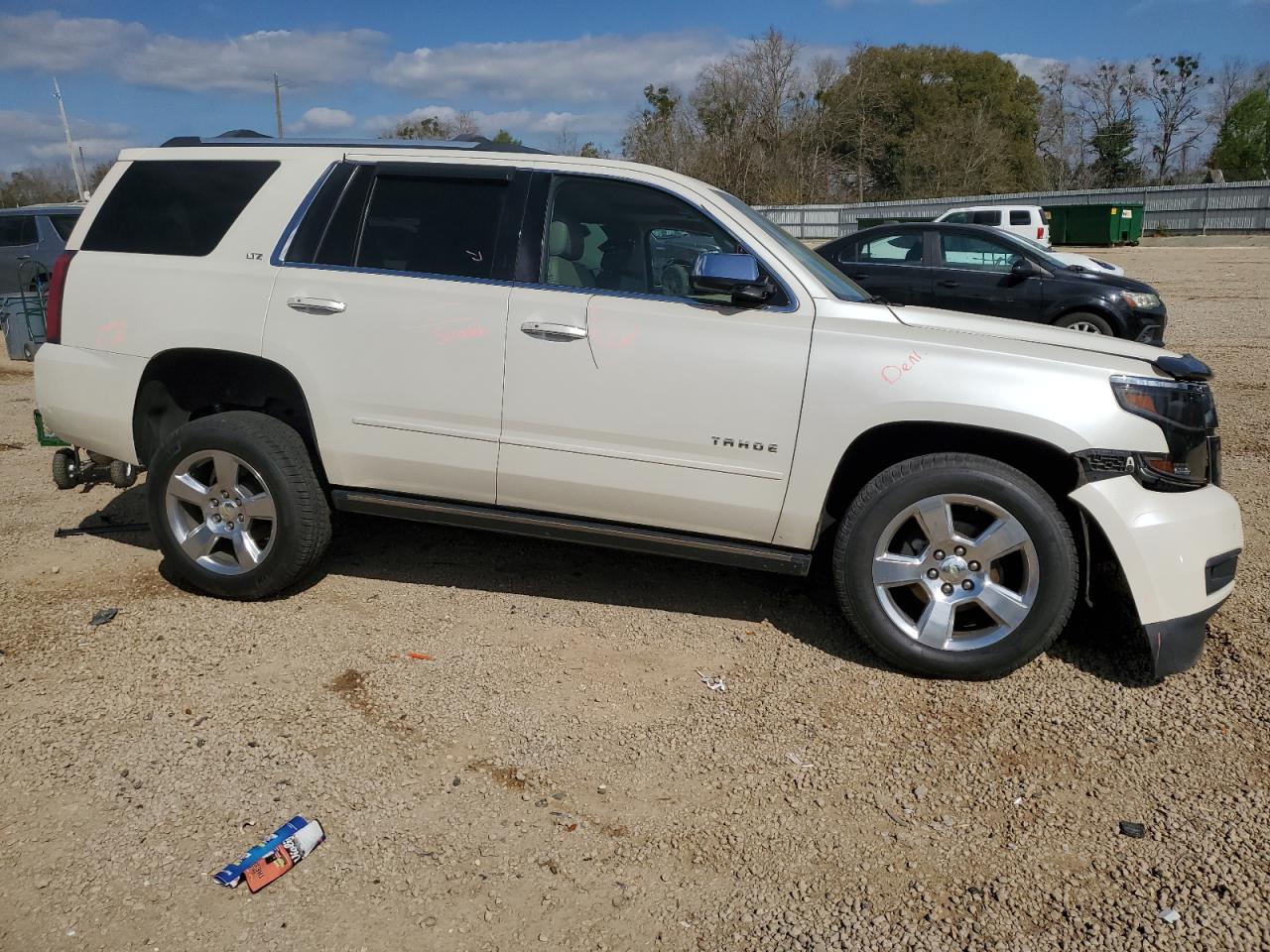 2015 Chevrolet Tahoe VIN 1GNSCCKCXFR102314 Copart auction photo, front end / side damage thumbnail 4