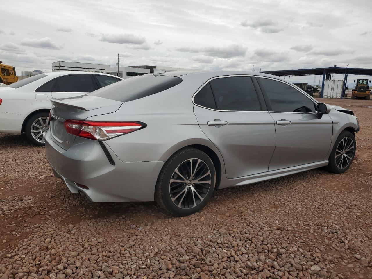 2020 Toyota Camry VIN 4T1G11AK1LU365801 Copart auction photo, front end damage thumbnail 3