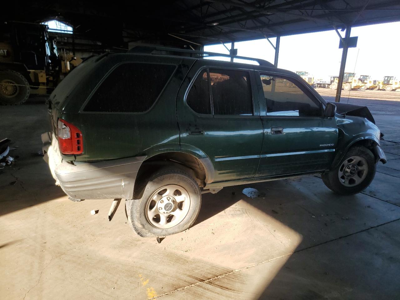 2002 Isuzu Rodeo VIN 4S2CK58DX24320793 Copart auction photo, front end / side damage thumbnail 3