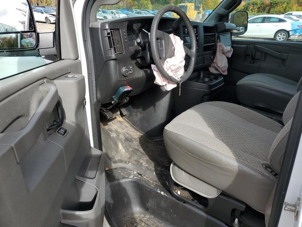 2017 GMC Savana VIN 1GTW7AFF5H1911275 Copart auction photo, front end damage thumbnail 8