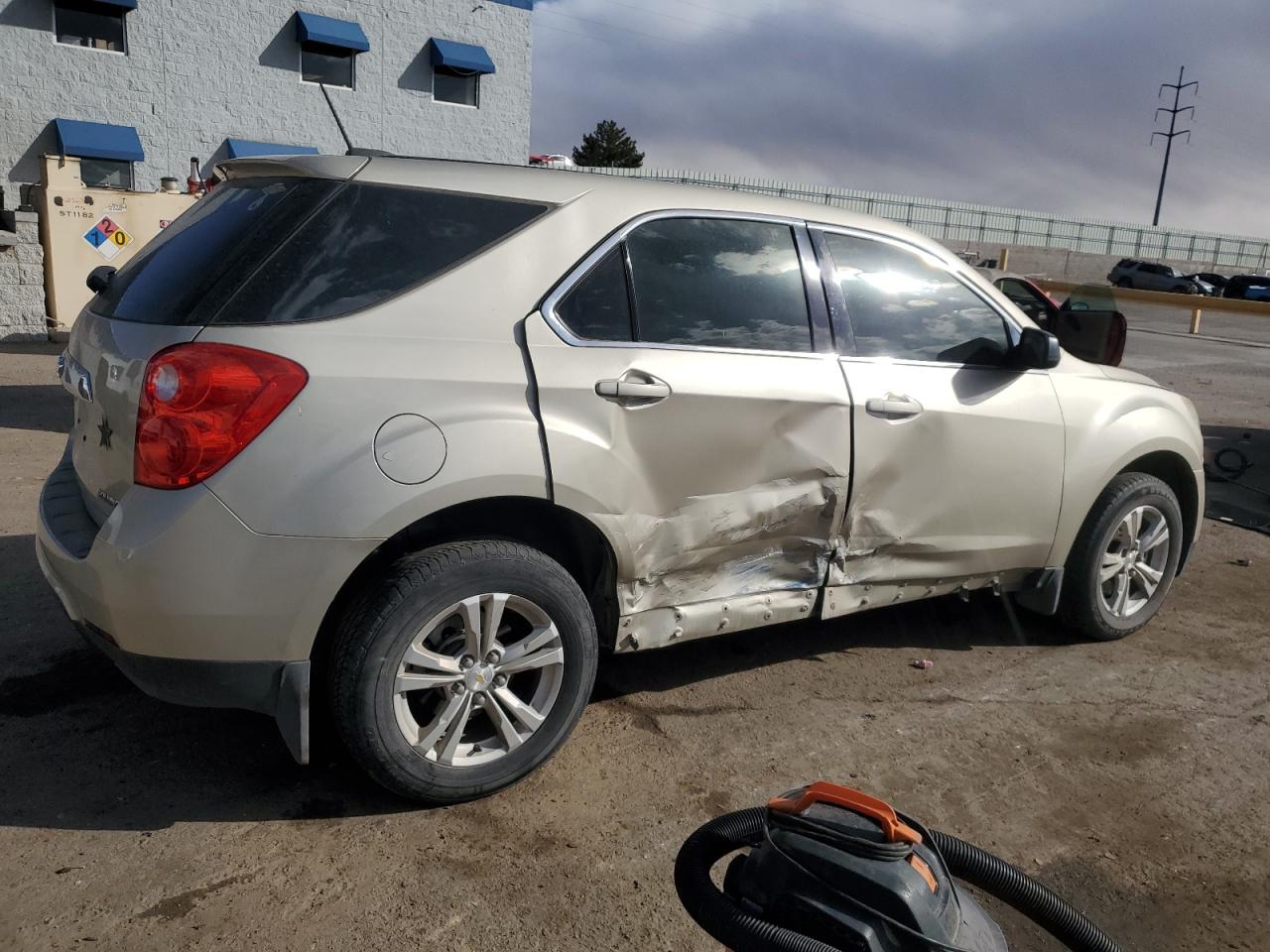 2015 Chevrolet Equinox VIN 1GNFLEEK2FZ141740 Copart auction photo, side damage thumbnail 3