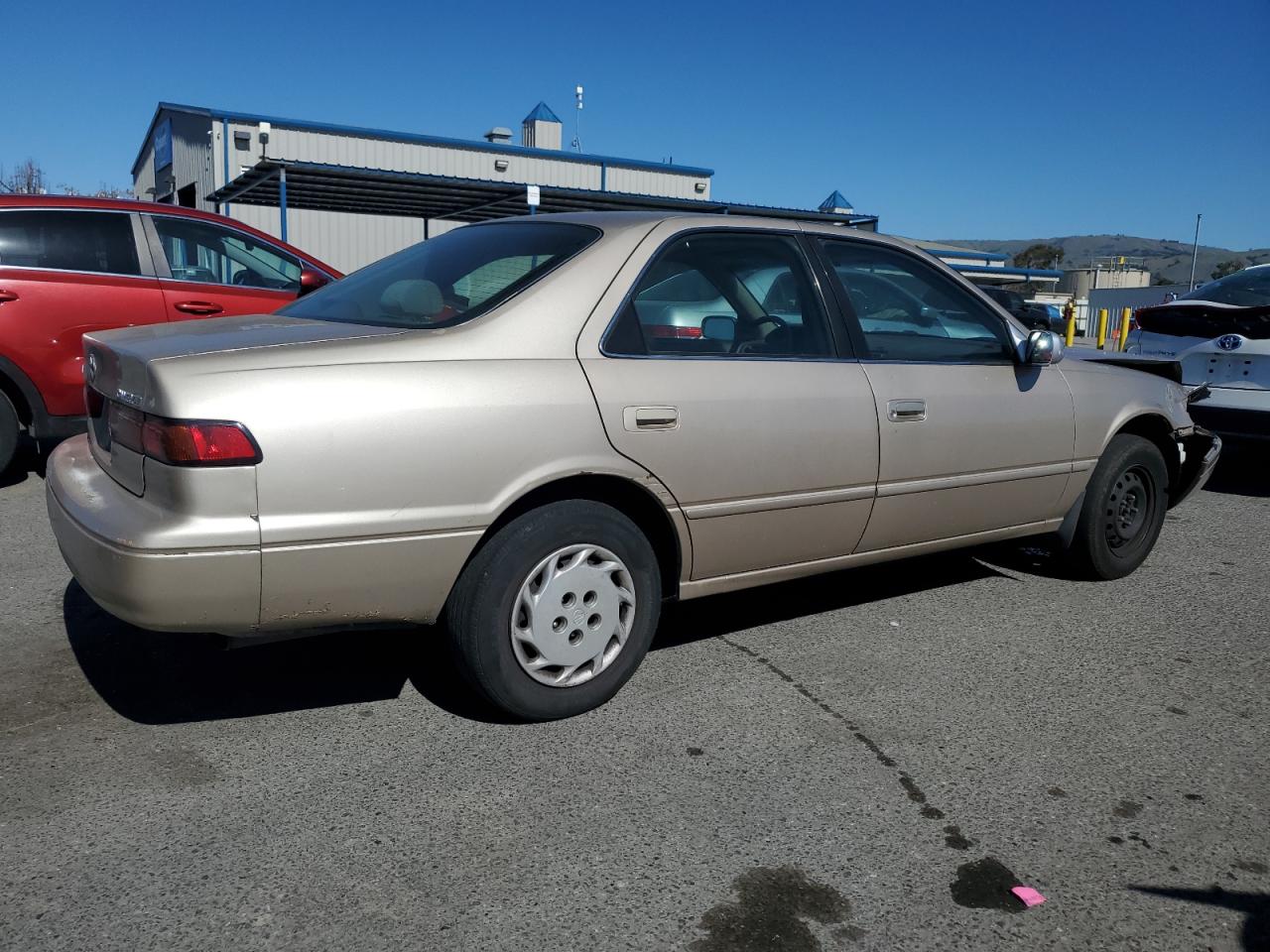 1999 Toyota Camry VIN JT2BG22K1X0318081 Copart auction photo, front end damage thumbnail 3