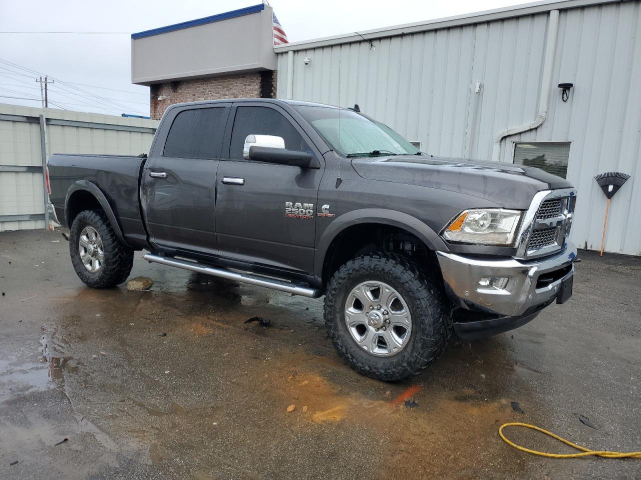 2018 RAM 2500 VIN 3C6UR5FL4JG421004 Copart auction photo, side / front end damage thumbnail 4
