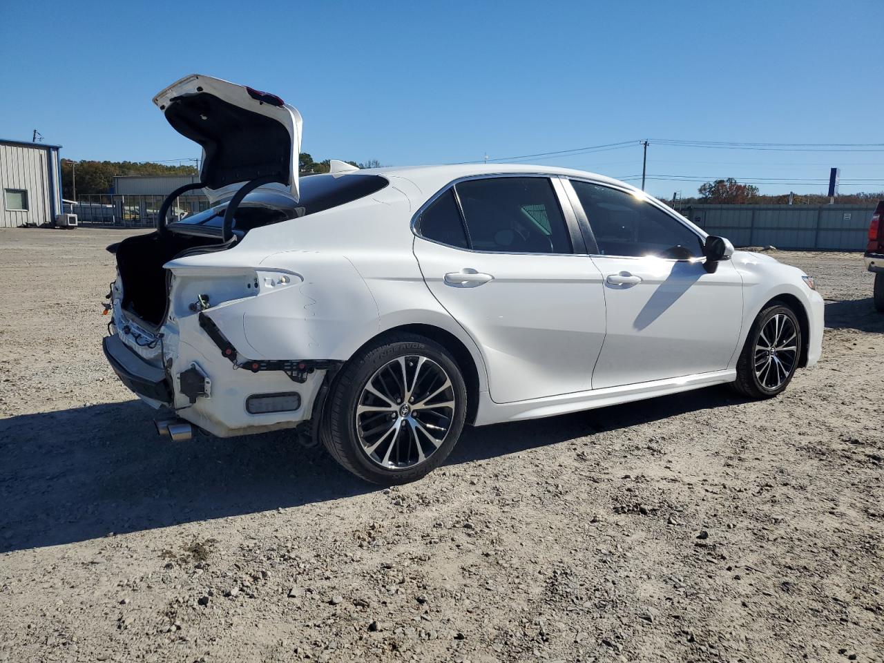 2019 Toyota Camry VIN 4T1B11HK5KU841501 Copart auction photo, rear end / minor dent/scratches damage thumbnail 3