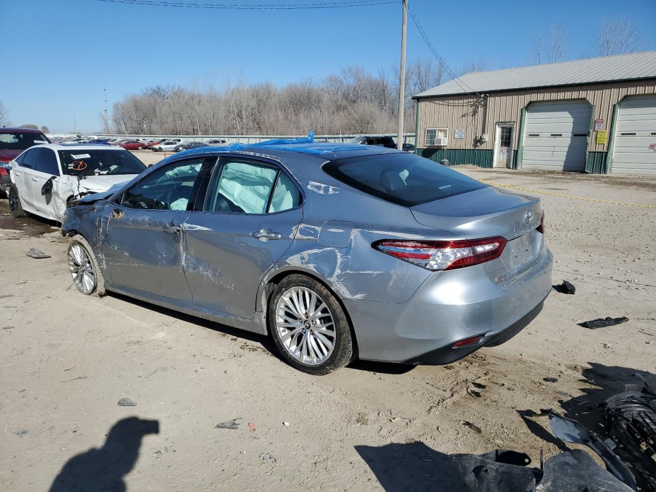 2018 Toyota Camry VIN 4T1B11HK6JU092383 Copart auction photo, front end / side damage thumbnail 2