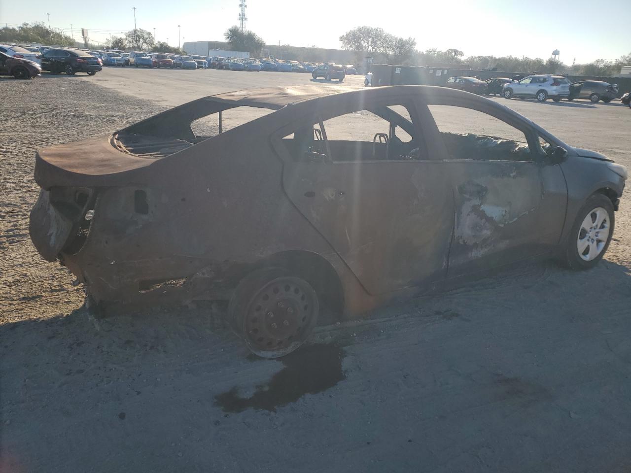 2017 KIA Forte VIN 3KPFK4A7XHE096682 Copart auction photo, burn damage thumbnail 3