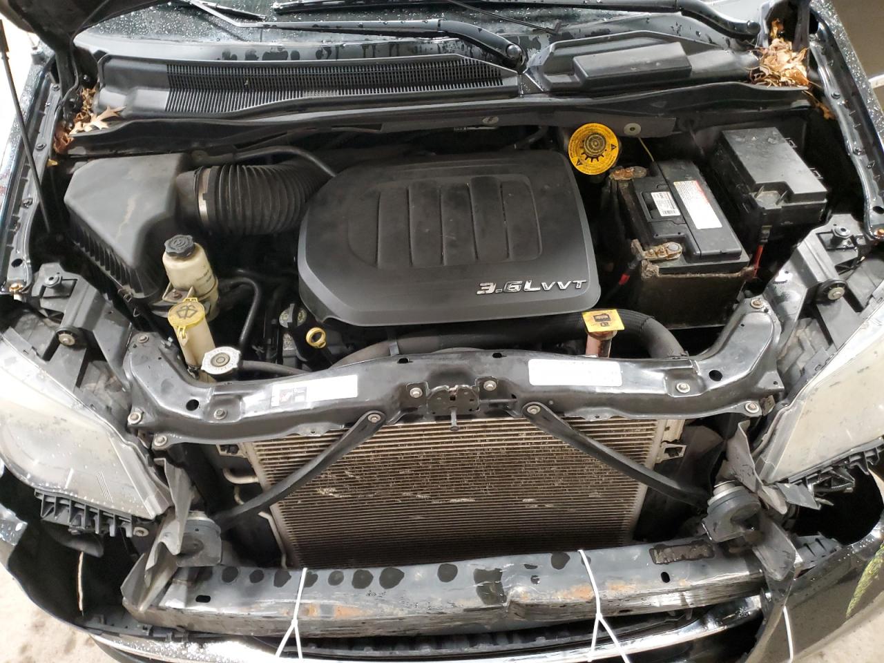 2014 Chrysler Town & Country VIN 2C4RC1HG1ER176087 Copart auction photo, front end damage thumbnail 13