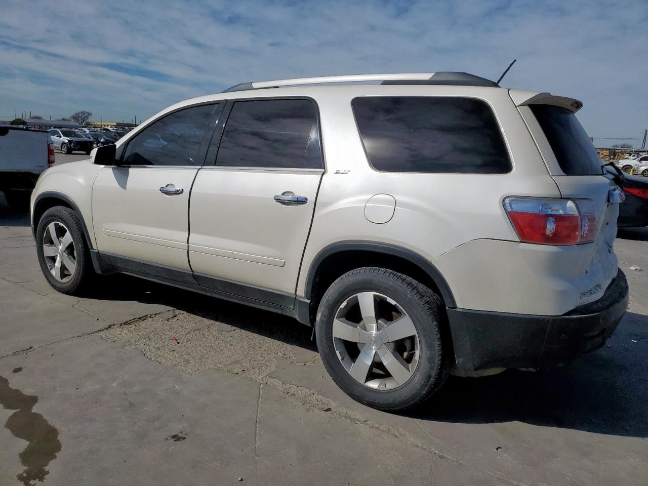 2011 GMC Acadia VIN 1GKKRSED1BJ381994 Copart auction photo, rear end damage thumbnail 2