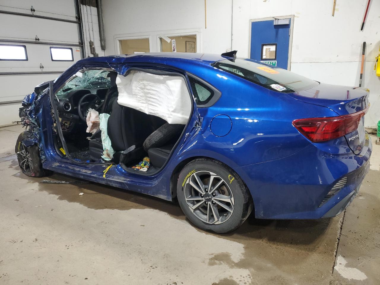 2022 KIA Forte VIN 3KPF24AD1NE473191 Copart auction photo, all over damage thumbnail 2