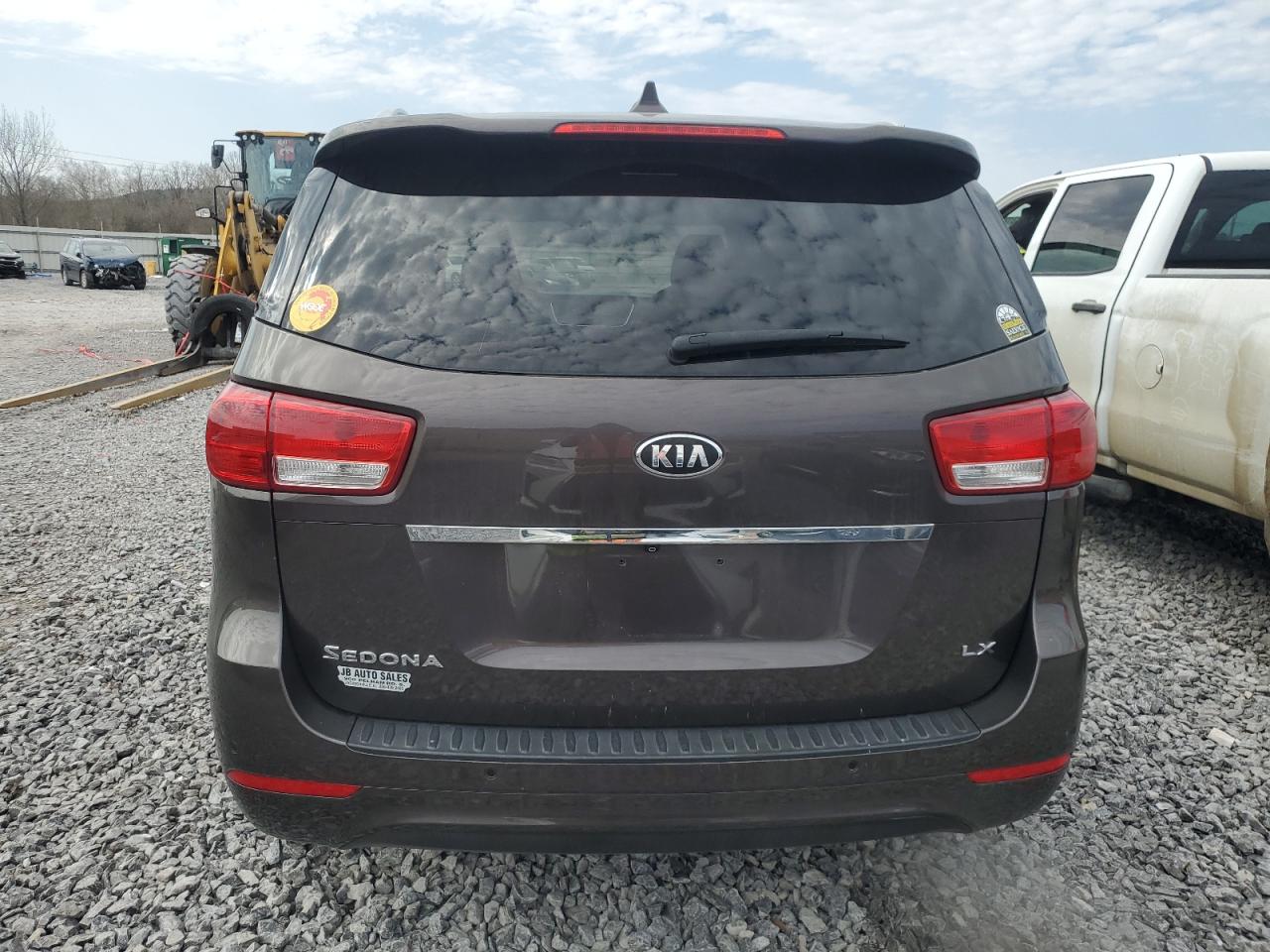 2016 KIA Sedona VIN KNDMB5C15G6100857 Copart auction photo, minor dent/scratches damage thumbnail 6