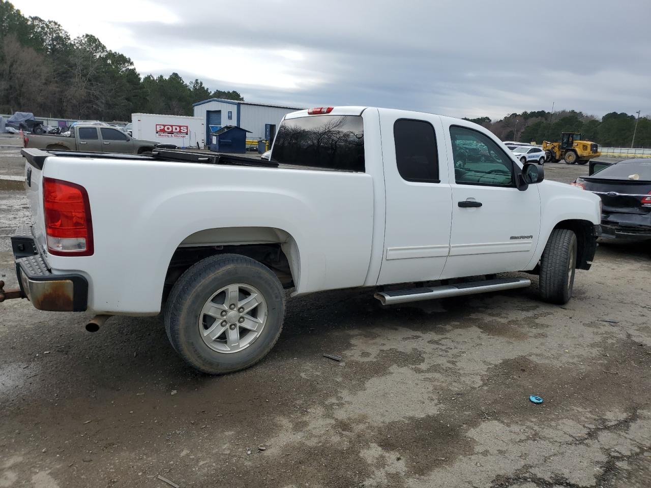 2013 GMC Sierra VIN 1GTR1VE0XDZ349162 Copart auction photo, front end / minor dent/scratches damage thumbnail 3