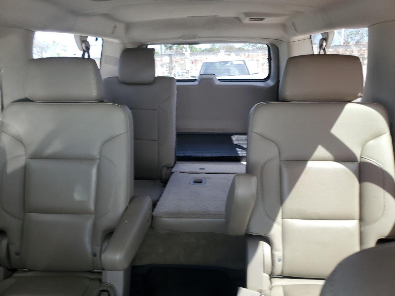2015 Chevrolet Suburban VIN 1GNSKKKC0FR130023 Copart auction photo, front end damage thumbnail 10