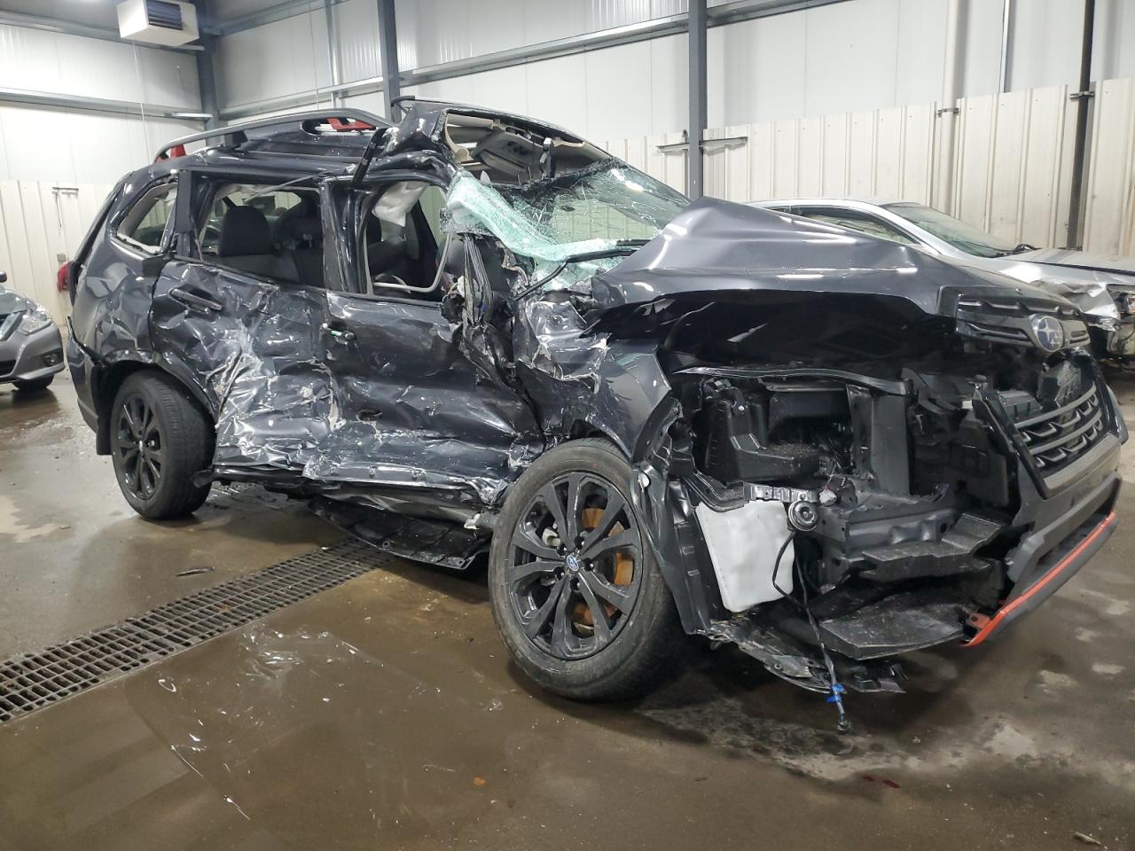 2024 Subaru Forester VIN JF2SKAGC5RH491335 Copart auction photo, side / front end damage thumbnail 4