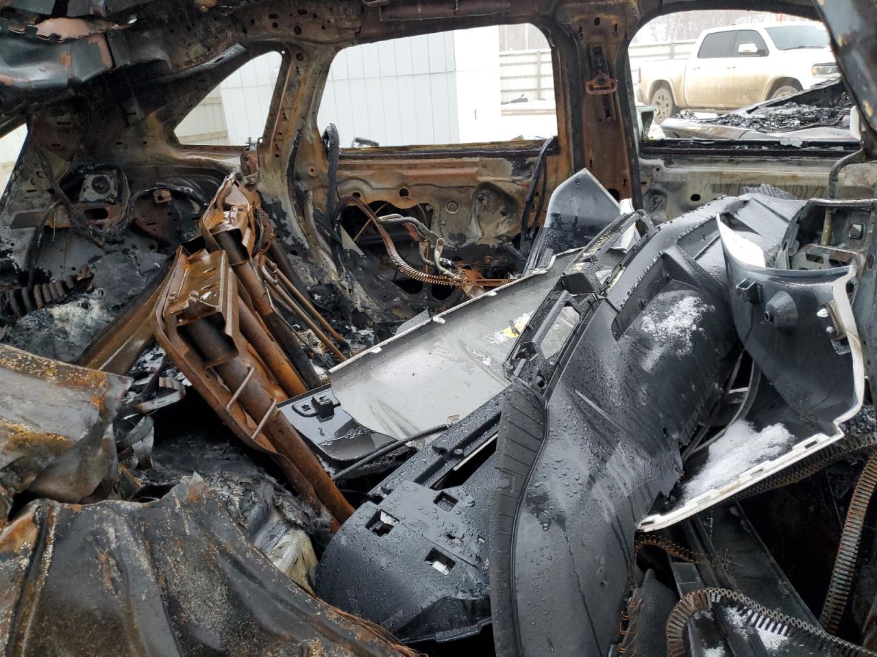 2017 Lincoln MKC VIN 5LMTJ3DH5HUL33142 Copart auction photo, burn / burn - interior damage thumbnail 11